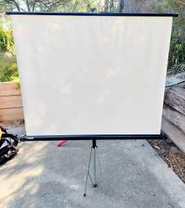 Portable Tripod projector outdoor cinema yes!!!
