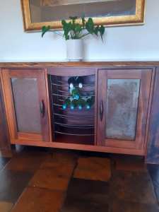 Wanted: Jah-Roc cabinet