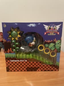 Sonic the hedgehog Kidrobot vinyl art statue