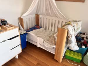 Boori Dawn Expandable Cot and Change Table