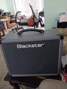 Amplifier guitar black star ht5 watts