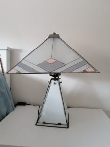 Beautiful art deco style lamp in excellent condition