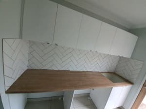 Tiler wall and floors tiler