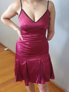 Review Australia laced back dress. Size 6