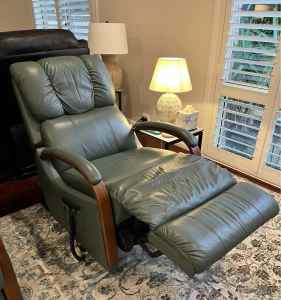 Lazyboy recliner and lounge