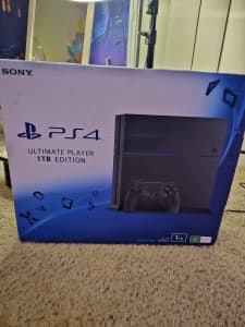 ps4 1TB 2 controllers and 5 games
