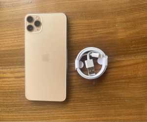 Iphone 11 pro max Gold 64GB / 3 Months Warranty (94% battery health)