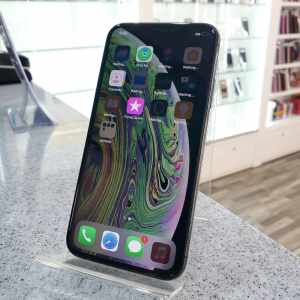 IPHONE XS 64GB BLACK COMES WITH WARRANTY