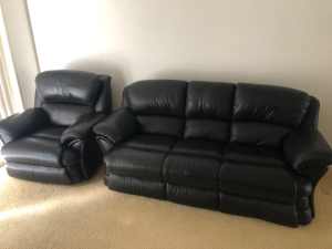 Black Leather Lounge Suite - 5 Seater