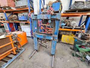 Servex 30 Tonne Hydraulic Workshop Press Mount Gambier Grant Area Preview