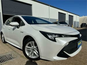 2022 Toyota Corolla ZWE211R Ascent Sport E-CVT Hybrid Frosted White - Crystal Pearl 10 Speed