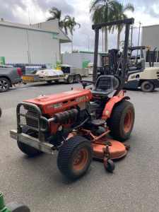 USED KUBOTA B7100 HST-D with 60 Inch Deck