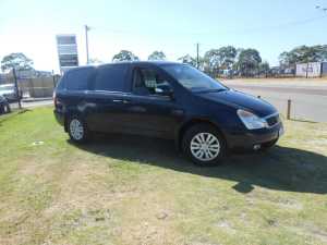 2012 Kia Grand Carnival S Automatic - 8 Seater People Mover
