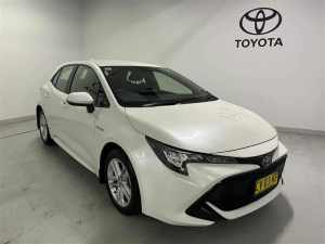 2019 Toyota Corolla ZWE211R Ascent Sport Hybrid Crystal Pearl Automatic Hatchback