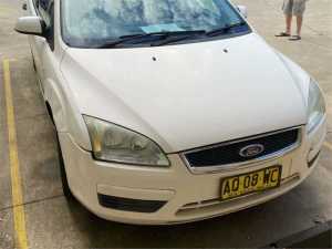 2006 Ford Focus LS CL White 4 Speed Automatic Sedan