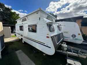 2002 GALAXY SOUTHERN CROSS*DUCTED AIR COND*IMMAC*240/12V FRIDGE FREEZER*GREAT LAYOUT