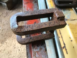 50mm toolbar clamps to suit 25mm coil tynes for chisel plough etc[200]