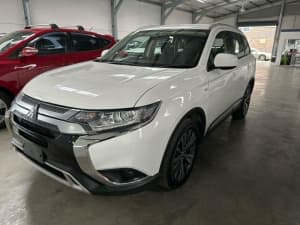 2019 Mitsubishi Outlander ZL MY19 ES 7 Seat (AWD) White Continuous Variable Wagon