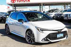 2022 Toyota Corolla Mzea12R ZR Frosted White - Black Roof 10 Speed Constant Variable Hatchback