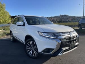 2018 Mitsubishi Outlander ZL MY18.5 ES 2WD White 6 Speed Constant Variable Wagon