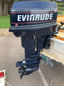 Evinrude 25 hp Outboard 100 hrs aprox Once In a Life Time Opportunity !!!