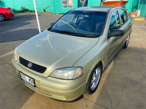 2005 Holden Astra TS MY05 Classic Equipe Gold 4 Speed Automatic Sedan