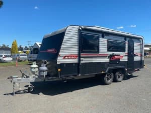 2016 Retreat Fraser 19'9 tandem caravan