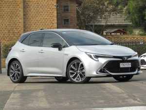2023 Toyota Corolla ZWE219R ZR TWO-Tone OPT Prem Paint HYB Silver Pearl - Black Roof