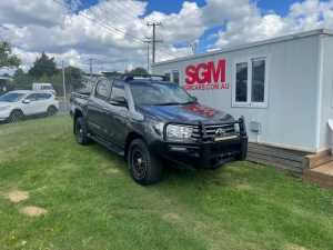 2016 Toyota Hilux SR 4x4 Dual Cab Automatic - Located at ARMIDALE in the NSW Northern Tablelands hal