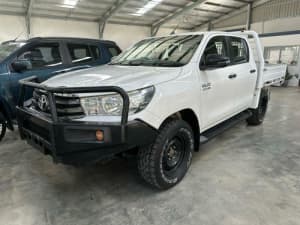 2018 Toyota Hilux GUN126R MY17 SR (4x4) White 6 Speed Automatic Dual Cab Chassis