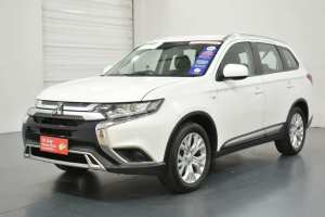 2019 Mitsubishi Outlander ZL MY19 ES 7 Seat (2WD) White Continuous Variable Wagon