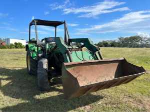  John Deere 2100 tractor 4wd with bucket and blade Mullumbimby Byron Area Preview