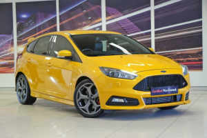 2017 Ford Focus LZ ST Yellow 6 Speed Manual Hatchback