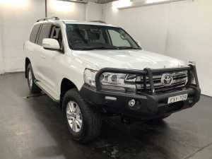 2020 Toyota Landcruiser VDJ200R LC200 GXL (4x4) Crystal White Pearl 6 Speed Automatic Wagon