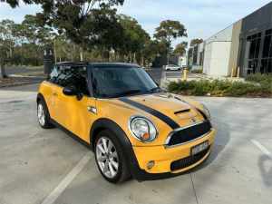 2009 Mini Cooper R56 S Yellow 6 Speed Automatic Hatchback