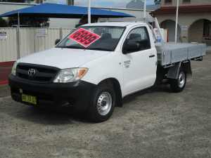 2006 Toyota Hilux TGN16R Workmate White 5 Speed Manual Cab Chassis