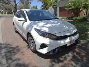 2021 Kia Cerato BD MY22 S Safety Pack White 6 Speed Automatic Hatchback