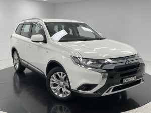 2020 Mitsubishi Outlander ZL MY20 ES 2WD White 6 Speed Constant Variable Wagon Hamilton East Newcastle Area Preview