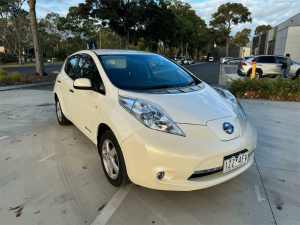 2013 Nissan Leaf AZE0 X (electric) White 1 Speed Automatic Hatchback