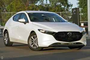 2024 Mazda 3 BP2H7A G20 SKYACTIV-Drive Pure White 6 Speed Sports Automatic Hatchback