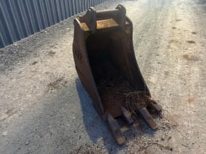  450mm trenching bucket 12-14ton 65mm pins Mullumbimby Byron Area Preview