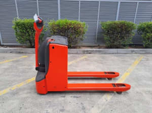 Used Electric Pallet Truck – Linde T16