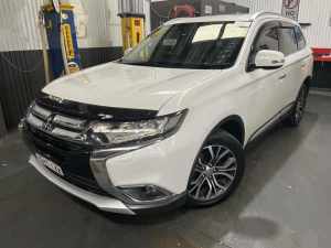 2015 Mitsubishi Outlander ZK MY16 Exceed (4x4) White 6 Speed Automatic Wagon McGraths Hill Hawkesbury Area Preview