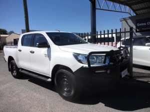 2019 Toyota Hilux GUN126R MY19 SR (4x4) Glacier White 6 Speed Automatic Double Cab Pick Up Wagga Wagga Wagga Wagga City Preview