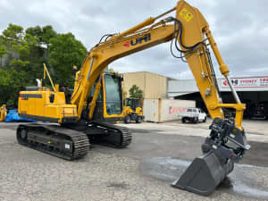 2023 UHI 75kw 12.5T Operation Weight XU130 Excavator with 7 attachments