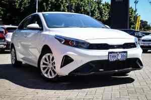 2020 Kia Cerato BD MY21 S Clear White 6 Speed Sports Automatic Hatchback