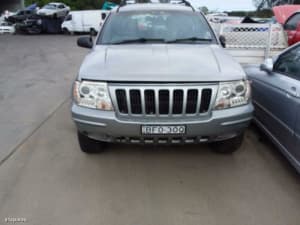 Wrecking Jeep Grand Cherokee 2001 (Silver)
