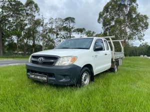 2006 TOYOTA HILUX SR EXTENDED CAB AUTO 6CYL 4.0L 398,000KMs