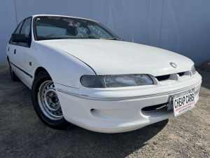 1993 Holden Commodore VR Executive White 4 Speed Automatic Sedan Hoppers Crossing Wyndham Area Preview