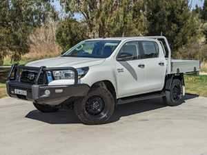 2020 Toyota Hilux (No Series) SR 4x4 Double-Cab Cab-Chassis Glacier White 6 Speed Automatic